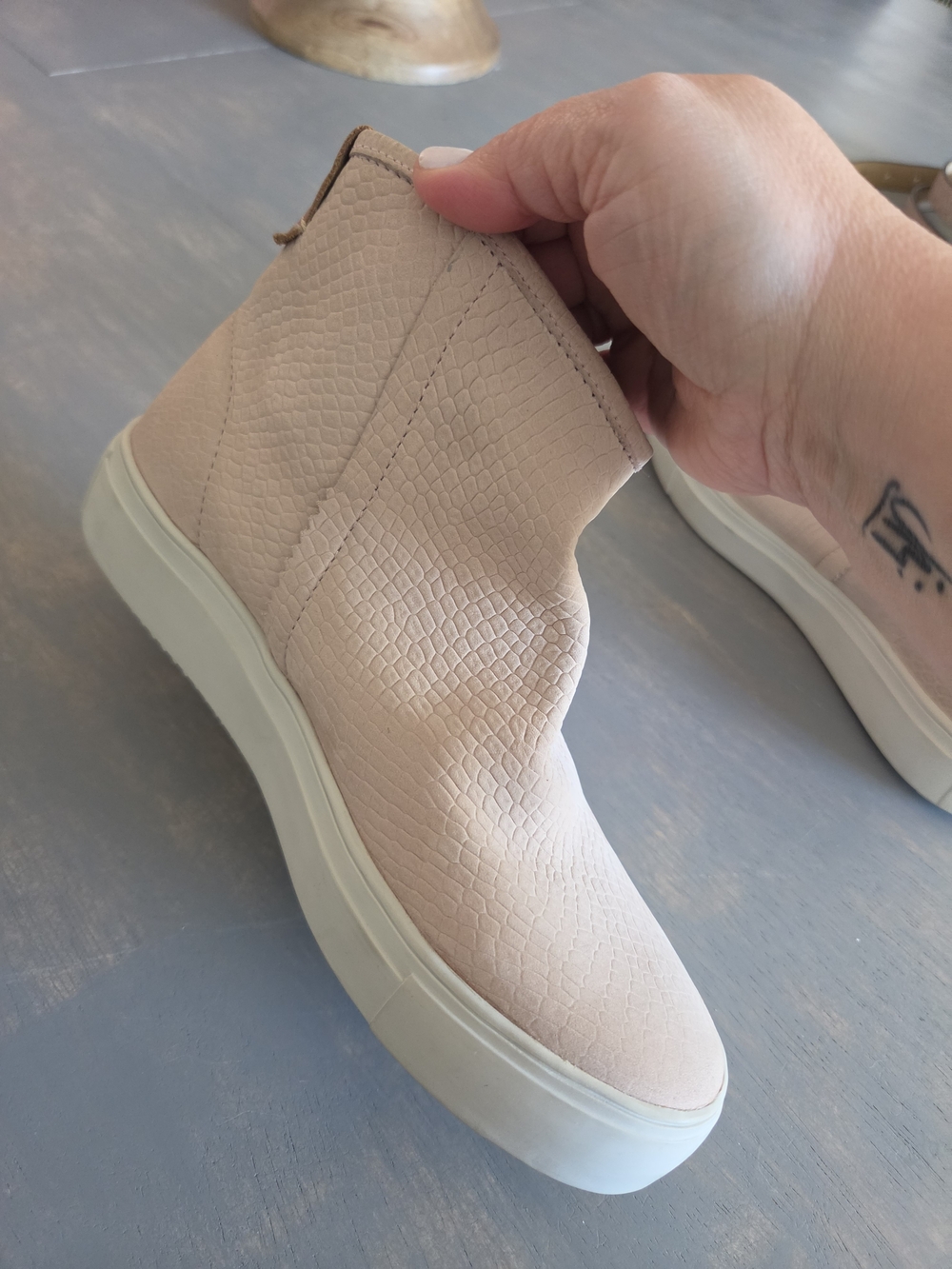 Blackstone Women’s Textured Slip-On Ankle Booties in Light Pink Cream - Picture 9 of 14